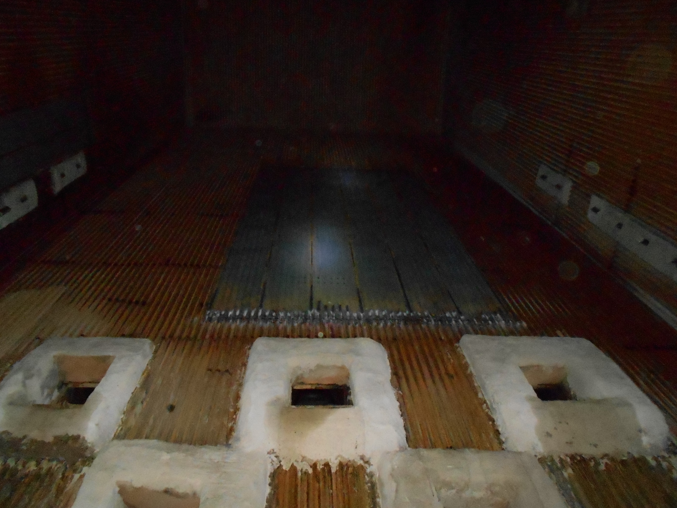 Parede frontal de fornalha de uma caldeira aquatubular